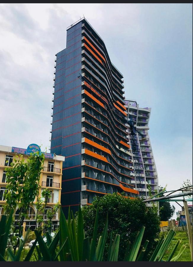 Orange Batumi Travel Apartment Luaran gambar